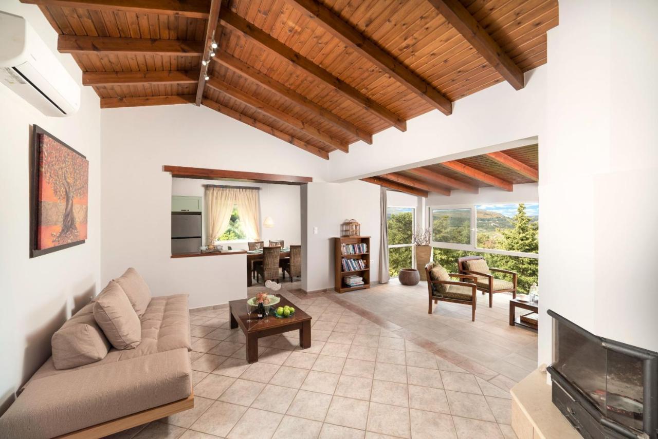 Chrysallis With Heated Pool Villa