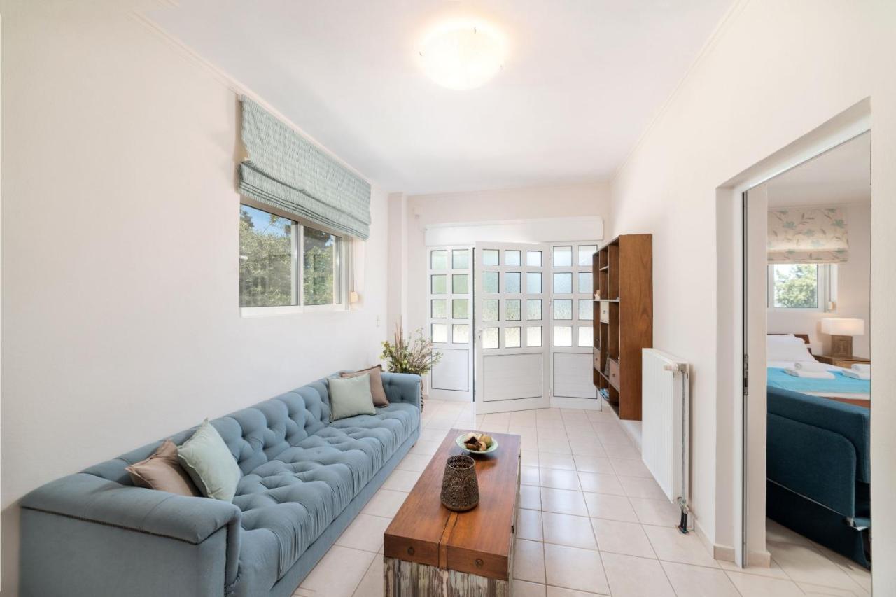 Chrysallis With Heated Pool Villa *