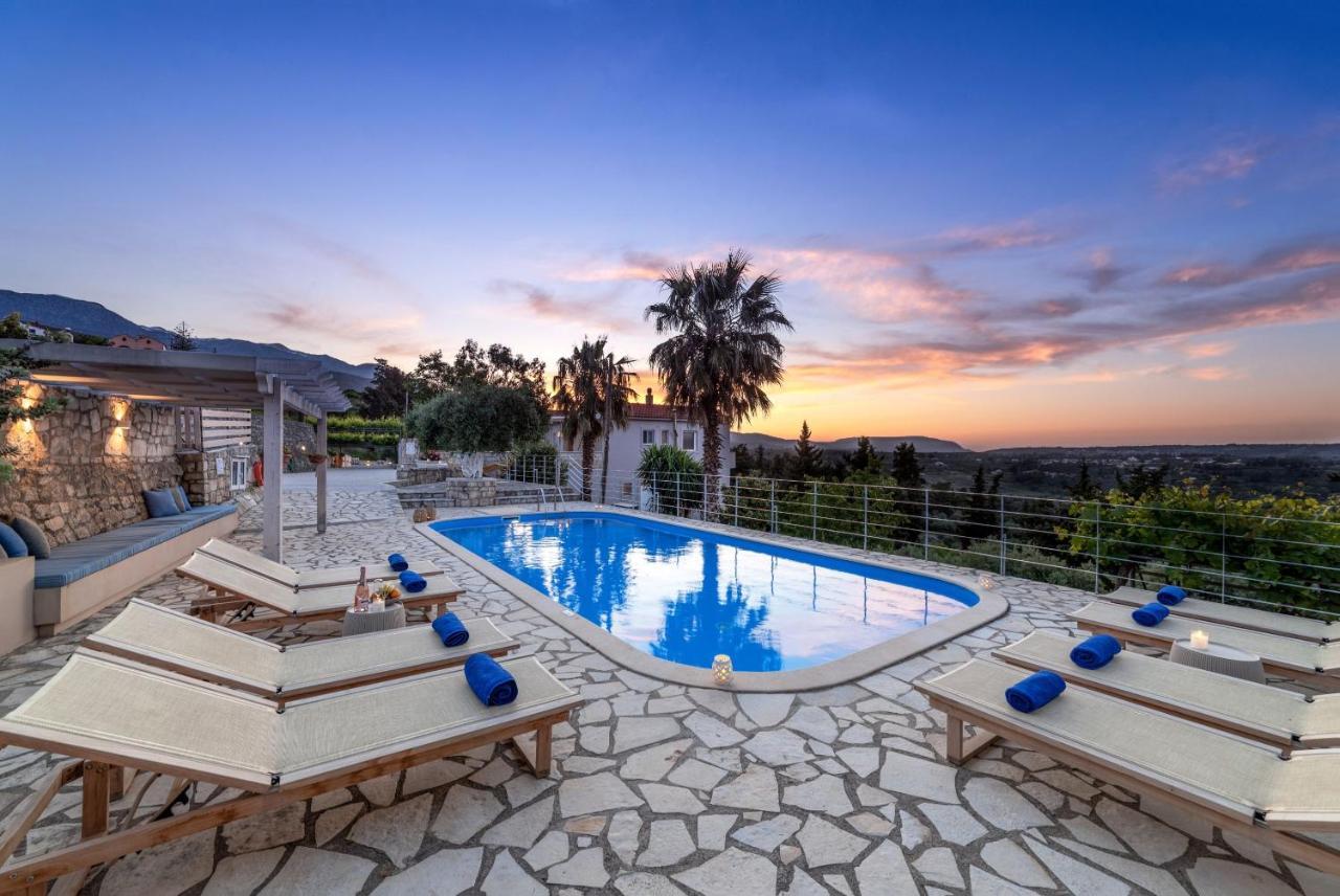 Chrysallis With Heated Pool