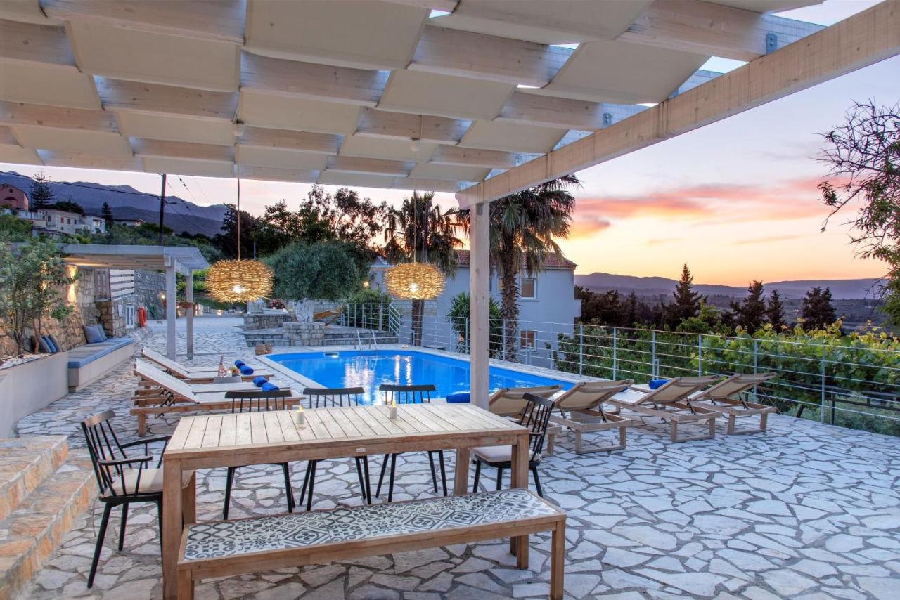 Chrysallis With Heated Pool