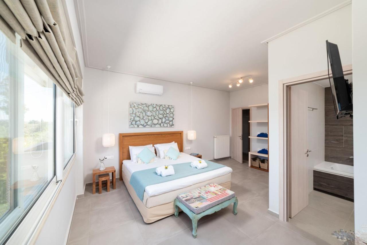 Chrysallis With Heated Pool Villa
