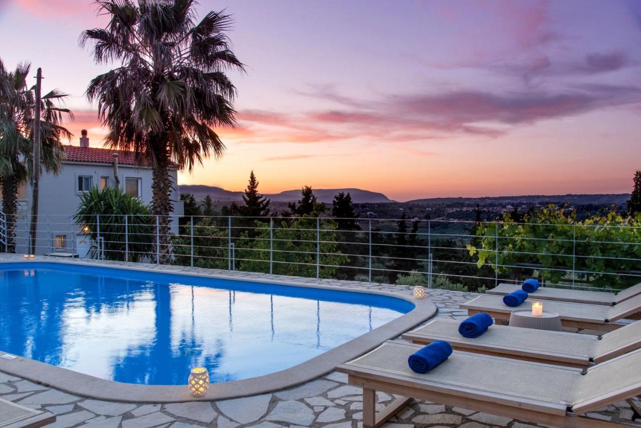 Chrysallis With Heated Pool Villa *