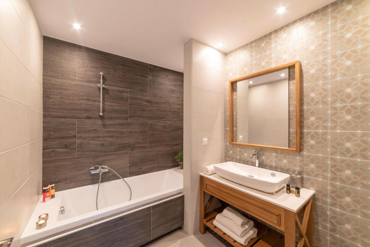 Chrysallis With Heated Pool Villa